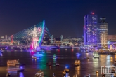 De vuurwerkshow van het avondprogramma van de Wereldhavendagen in Rotterdam