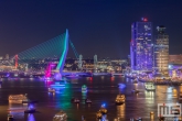 De botenparade van het avondprogramma van de Wereldhavendagen in Rotterdam