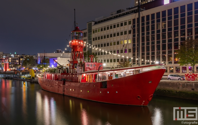 Te Koop | Het lichtschip Vessel11 in de Wijnhaven in Rotterdam voor de Hogeschool Rotterdam