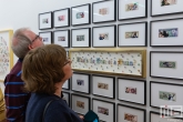 Een serie bankbiljettenkunst tijdens Art Rotterdam in de Van Nelle Fabriek in Rotterdam