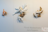 Een serie 3d bloemen genaamd Floral Abstractions door Joris Kuiper in het HAKA-gebouw in Rotterdam tijdens Art Rotterdam