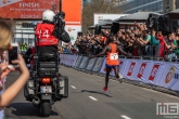 De winnaar Marius Kipserem van de Marathon Rotterdam 2019 in Rotterdam