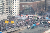 De start van de Marathon Rotterdam 2019 aan de voet van de Erasmusbrug