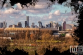 Te Koop | De skyline van Rotterdam met het Feyenoord Art Stadion De Kuip en Hollandse wolken