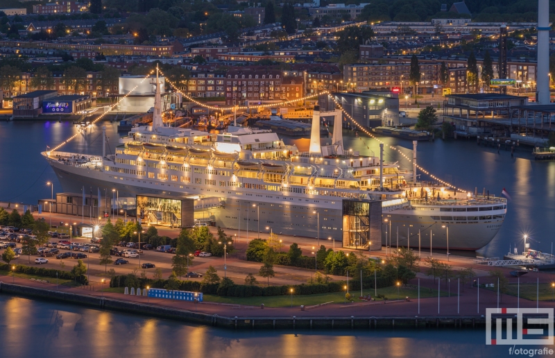 Te Koop | Het cruiseschip ss Rotterdam in Rotterdam Katendrecht