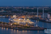 Het cruiseschip ss Rotterdam in Rotterdam Katendrecht