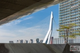 Te Koop | Een doorkijkje vanaf de Las Palmas op de Erasmusbrug in Rotterdam