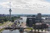 De Euromast met het Restaurant De Machinist en de sluizen in de Coolhaven in Rotterdam