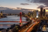 De Willemsbrug en de skyline van Rotterdam by Night