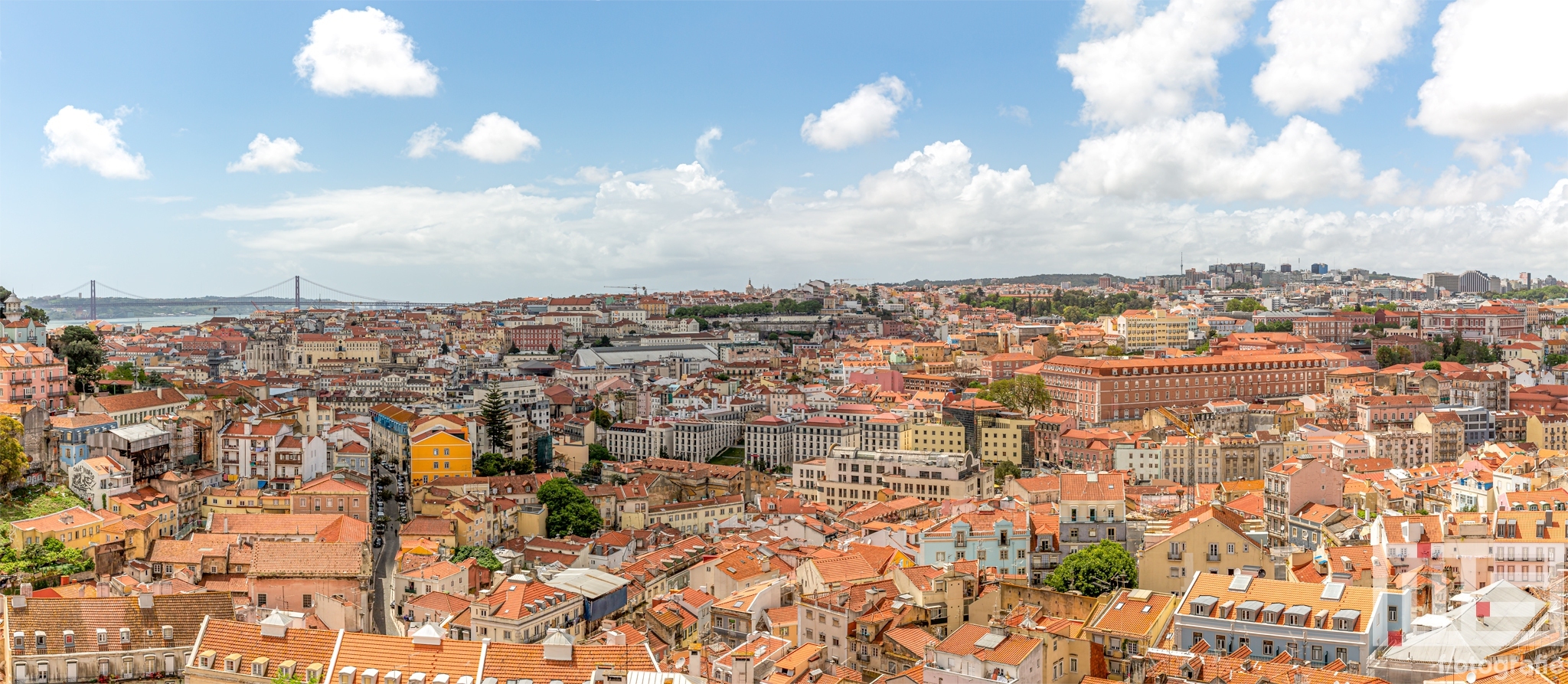 Te Koop | Een panorama van de stad Lissabon in Portugal