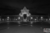 Te Koop | Het plein Praça do Comércio in Lissabon in Portugal in de nachtelijke uren