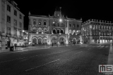 Te Koop | Het treinstation Rossio in Lissabon Stad in Portugal in de nachtelijke uren