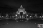 Te Koop | Het plein Praça do Comércio in Lissabon in Portugal in de nachtelijke uren