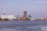 De Haven van Rotterdam vanuit Schiedam