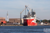 Het offshoreschip Seven Vega van Subsea7 in de Haven van Rotterdam