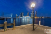 Het cruiseschip MS Rotterdam voor de laatste keer in Rotterdam