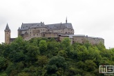 Het kasteel in het dorp Vianden in Luxemburg