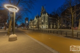 De vernieuwde Coolsingel met het stadhuis in Rotterdam