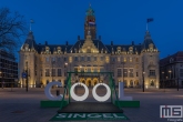 De vernieuwde Coolsingel met het stadhuis in Rotterdam