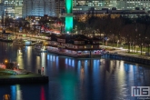 De Euromast in Rotterdam in het groen wit