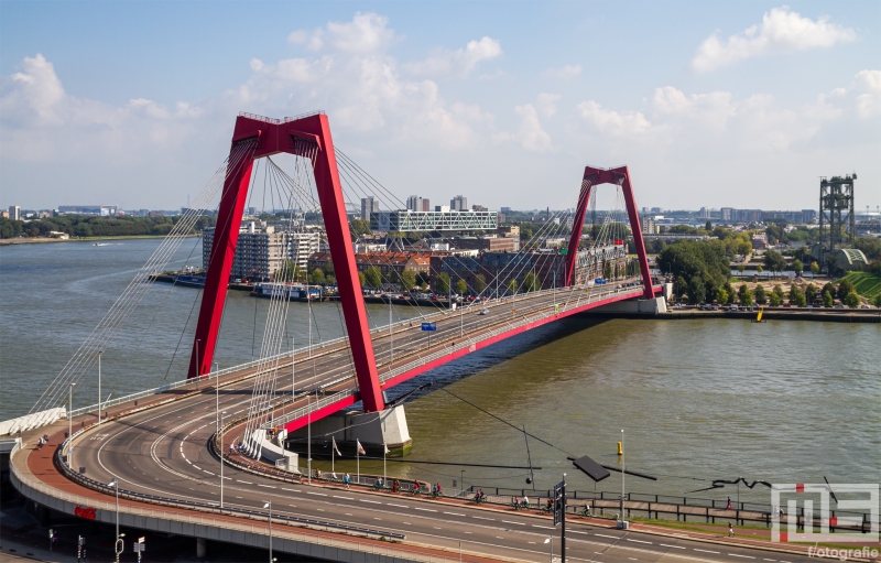 Te Koop | De Willemsbrug tussen Rotterdam Centrum en het Noordereiland