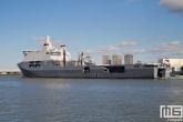 Het marineschip Zr. Ms. Karel Doorman (A833) op de Wereldhavendagen in Rotterdam