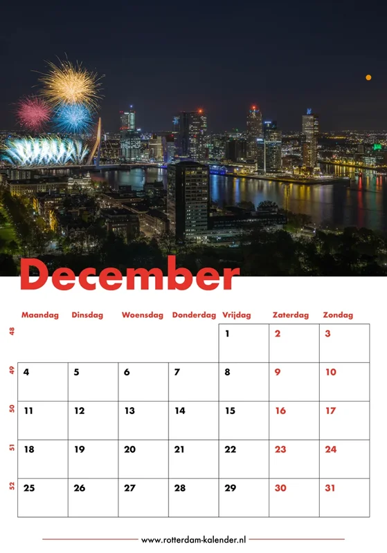 Te Koop – De Erasmusbrug in Rotterdam in de kleur goud met vuurwerk Te Koop – De Erasmusbrug in Rotterdam in de kleur goud met vuurwerk