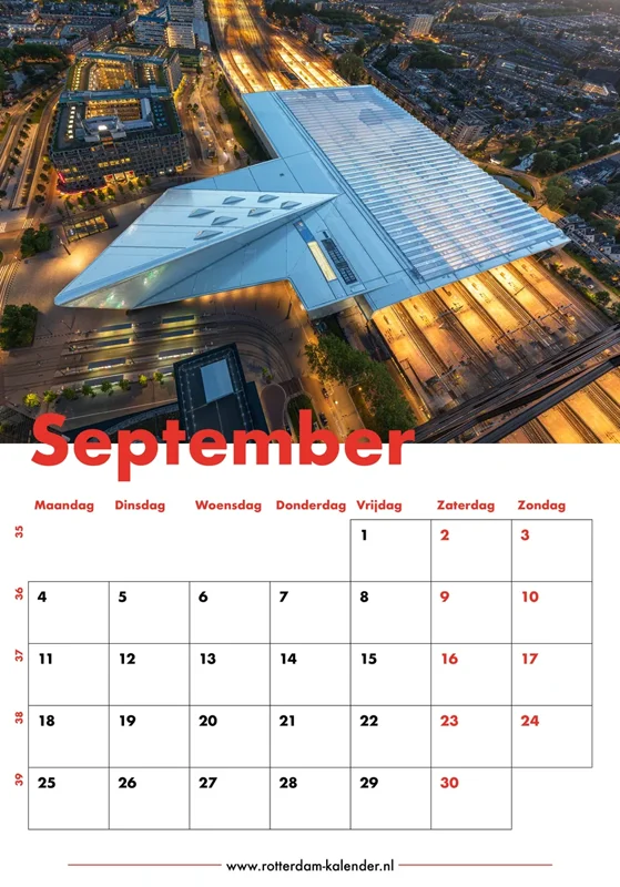 Te Koop – Het futuristische Centraal Station van Rotterdam in de nacht Te Koop – Het futuristische Centraal Station van Rotterdam in de nacht
