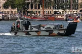 De Wereldhavendagen 2022 in Rotterdam met het schip van de Koninklijke Marine L9572