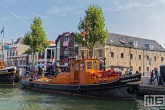 Het stoomschip Havendienst 20 tijdens het evenement Furiade aan de kade in Maassluis