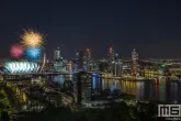 Te Koop | De Erasmusbrug met skyline van Rotterdam in de kleur goud met vuurwerk speciaal voor 10 jaar Werk aan de Muur