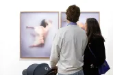 Het schilderij van Casper Faasen genaamd Madoka Floating tijdens Art Rotterdam