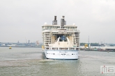 Het vertrek van het cruiseschip Oasis of the Seas in Rotterdam