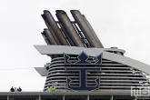 Het cruiseschip Oasis of the Seas aan de Cruise Port van Rotterdam