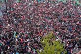 Coolsingel in Rotterdam juicht voor stralende kampioen Feyenoord