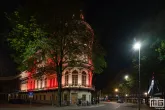 Het Wereldmuseum Rotterdam in de kleuren van Feyenoord Rotterdam tijdens het kampioenschap