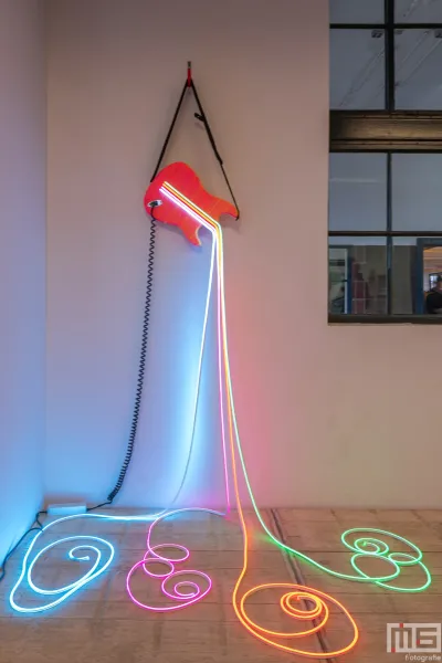 De lichtkunst van Viktor Freso tijdens de designbeurs Object Rotterdam