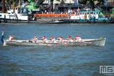 De roeiers van de Maasrace tijdens de Wereldhavendagen 2024