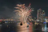 Wereldhavendagen 2024 in Rotterdam met een spectaculaire vuurwerkshow bij de Erasmusbrug