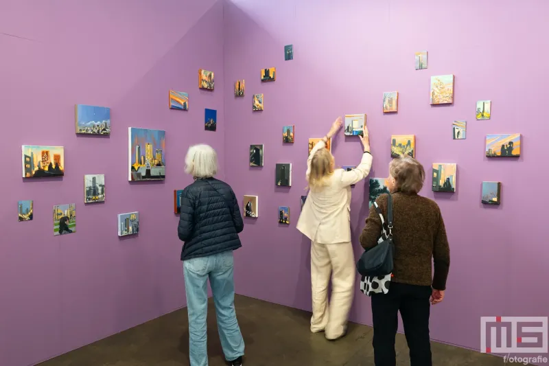 36 gezichten op de Delftse Poort van Daan Koens tijdens Art Rotterdam in Ahoy Rotterdam