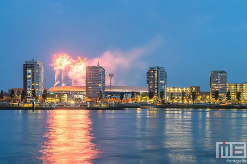 Di-rect schrijft geschiedenis met laatste concert in het Feijenoord Stadion