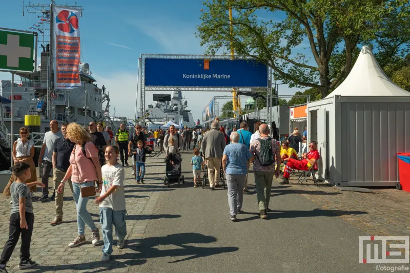 De ingang bij de Koninklijke Marine op de Wereldhavendagen 2025 in Rotterdam