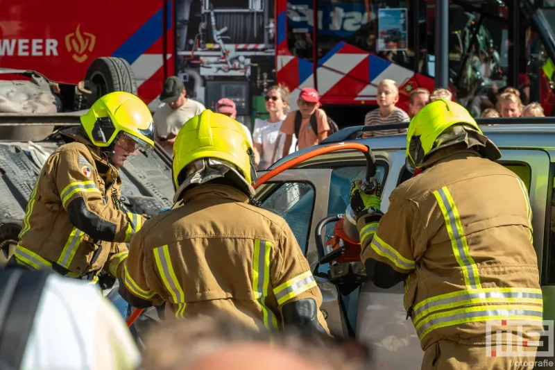 Een brandweerdemonstratie op de Wereldhavendagen in Rotterdam