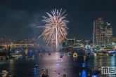 Het avondprogramma van de Wereldhavendagen 2025 in Rotterdam met de spectaculaire lichtshow en vuurwerk