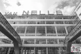 De neonletters van de Van Nelle Fabriek tijdens de Open Monumentendag Rotterdam 2025