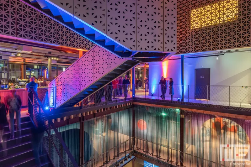 Nederlands Fotomuseum heropent in verbouwd Santos-pakhuis in de nacht