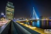 Het KPN-gebouw en de Erasmusbrug in Rotterdam by Night