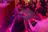 De pokertafels in het Belasting en Douane Museum tijdens Museumnacht010 Rotterdam in Rotterdam