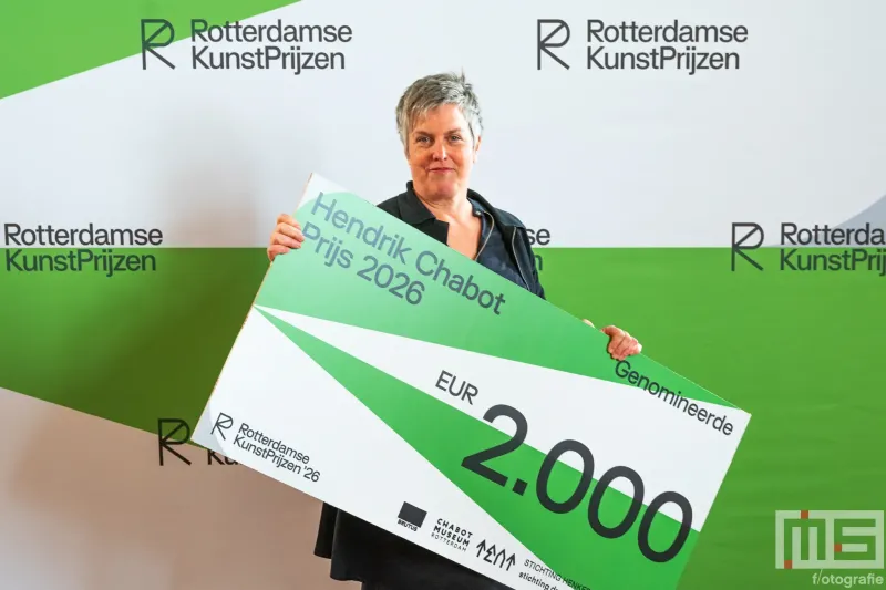 Anne Wenzel tijdens de uitreiking van De Rotterdamse Kunstprijzen op het stadhuis in Rotterdam