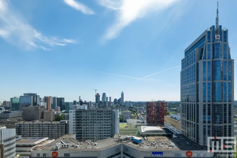 Het uitzicht op de Millenniumtoren vanuit de Delftse Poort tijdens de Dag en Nacht van de Architectuur in Rotterdam